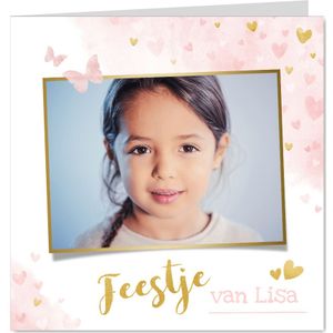 Kinderfeestje uitnodiging meisje met roze en gouden hartjes