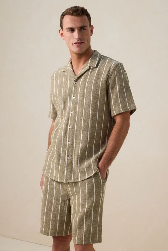 Lichtgroen gestreept overhemd