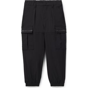 Cargobroek voor kinderen met logo’s op de zakken