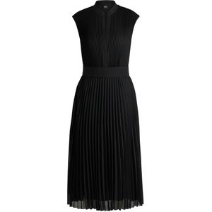 Jurk van plissé-crêpe met ingekeepte halslijn