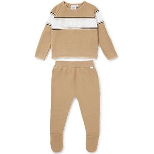 Trainingspakje met logo’s voor baby’s, in een cadeaubox