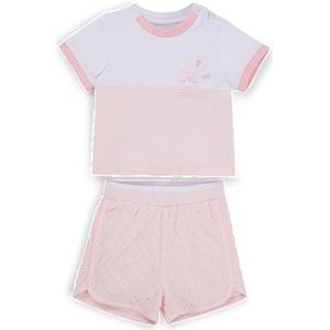 Set van T-shirt en shorts voor baby’s in een cadeaubox