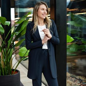 Blazer Longue | Donkerblauw - Travelstof van Je m'appelle
