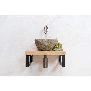 Saniclear Baru fonteinset met eiken plank, rivierstenen waskom en verouderd ijzer kraan voor in het toilet