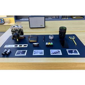 24 in 1 niet-werkende nep dummy 3D camera model + camera lens modellen + telefoon model + luidspreker modellen + auto sleutelmodellen + omkering film + film shell modellen + notebook + mat bureau foto studio rekwisieten