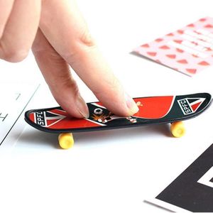 10 stuks mini Finger skateboard creatieve vingertop sport speelgoed  willekeurige stijl levering