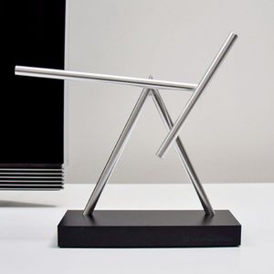 The Swinging Sticks - Elegante Decoratie - 35 x 8 x 38 cm - ABS & Aluminium - Kinetic Sculptuur - Bureau gadgets