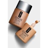 Clinique - Even Better™ Glow Light Reflecting Makeup Foundation - WN 114 Golden - SPF 15 - Verbetert De Huidtextuur