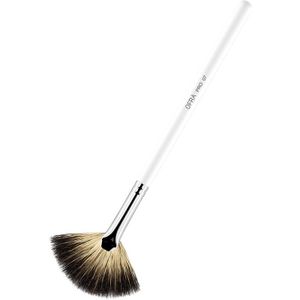 Ofra Cosmetics 07 Highlighting Fan Brush