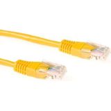 ACT Gele 15 meter U/UTP CAT6 patchkabel met RJ45 connectoren
