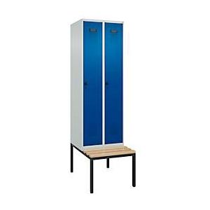 Kleiderspind C+P Evolo Plus, 2 Abteile mit je 300 mm Breite, Unterbau-Sitzbank, B 600 x T 815 x H 2120 mm, Drehriegel, lichtgrau/enzianblau