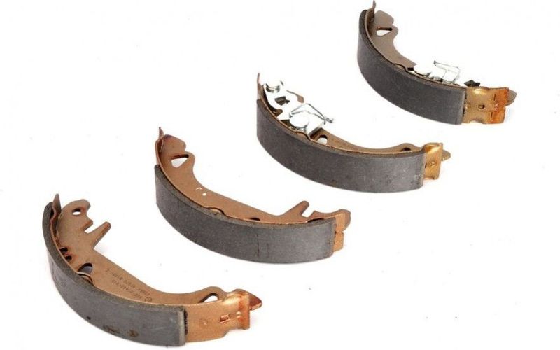 Lpr - Remschoenset - Fiat, Lancia - Remsysteem AP LOCKHEED - Breedte 32 mm - Remtrommeldiameter 180 mm