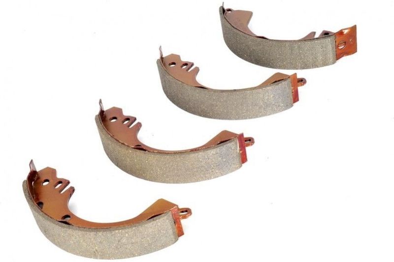 Mitsubishi - Remschoenset - 37 mm - AKEBONO - Remtrommeldiameter 203,2 mm