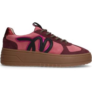 Roze suède sneakers