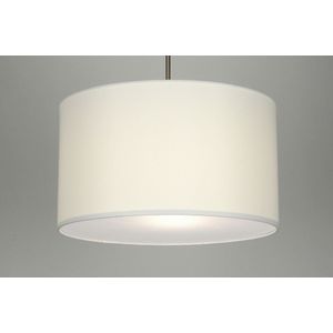Sfeervolle, moderne hanglamp in witte kleur voorzien van blender.