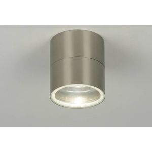 Strakke plafondlamp in RVS voorzien van helder glas.