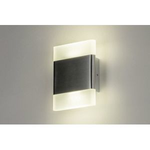 Platte, moderne led wandlamp / badkamerlamp / buitenlamp.