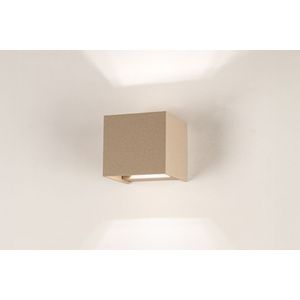 Taupe wandlamp vierkant met verstelbare lichtbundels