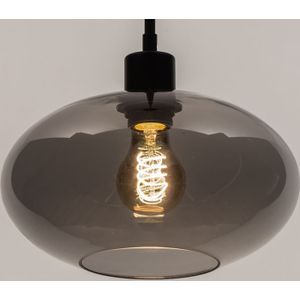 Retro hanglamp voorzien van een kap in rookglas, geschikt voor vervangbaar led.