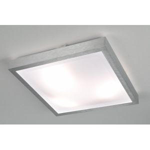 Vierkante plafondlamp in aluminium en kunststof ook geschikt als badkamerlamp