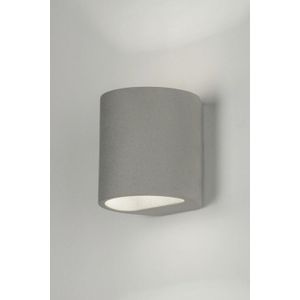 Wandlamp van beton in halfronde vorm, up en down light