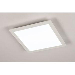 Strakke, platte, led plafondlamp voorzien van hoge lichtopbrengst en instelbare lichtkleur en lichtsterkte.
