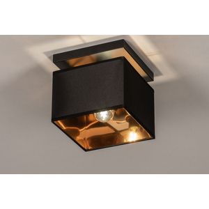 Moderne, zwarte plafondlamp met goudkleurige binnenzijde, geschikt voor led verlichting.