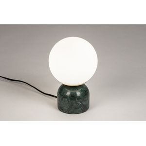 Scandinavische tafellamp van groen marmer met witte bol van glas