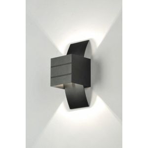 Zwarte design wandlamp in het vierkant