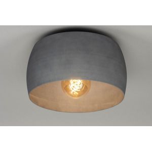 IndustriÃ«le plafondlamp met betonlook