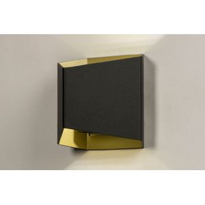 Zwarte wandlamp in 3D design met goud/messing binnenkant