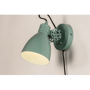 Trendy wandlamp in de retrokleur zeegroen / grijsgroen, geschikt voor led.