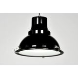 Stoere, IndustriÃ«le hanglamp in de kleur zwart uitgevoerd en retro stijl.