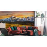 Fotobehang - Besneeuwde bergen bij zonsondergang, premium print, inclusief behanglijm