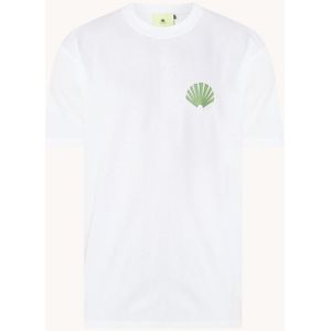 New Amsterdam Surf Association Rosebloom T-shirt van biologisch katoen met logo- en backprint