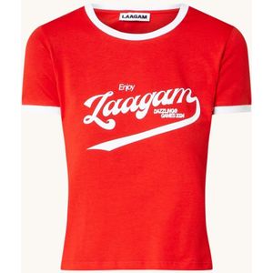 Laagam Olympia cropped T-shirt met logoprint