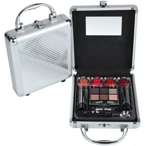 VIP Reis Ibiza: set van cosmeticaproducten in een zilveren koffer