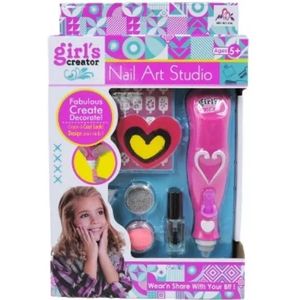 Nagelstudio met glitters met gemakkelijk verwijderbare nageldecoraties