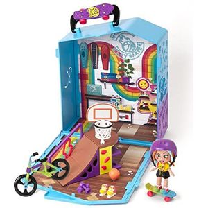 KOOKYLOOS Lizzie's Pop Up Sport Shop Sporttent met accessoires, exclusieve pop met 3 uitdrukken en 2 exclusieve huisdieren, inclusief fiets, skateboard, helling en basketbalkorf