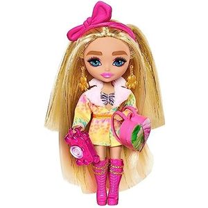 ​Barbie Extra Mini's, Reislustige Pop in Safarikleding, Barbie Extra Fly kleine pop, outfit met dierenprint en accessoires, HPT56