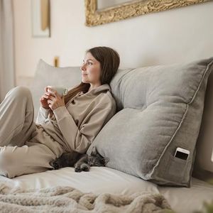 Björn&Schiller rugkussen, Leeskussen voor bed en bank, wigkussen, positioneringsteunkussen, zitkussen, driehoekskussen, groot met wasbare hoes, wigvormig kussen voor op bed (Lichtgrijs, 200 cm)