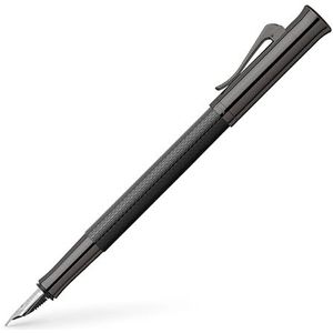 Graf von Faber Castell vulpen uit de Guilloche Black Collectie, schacht van edelhars, guillochiert, in de kleur zwart, veerdikte: F, afmetingen: Lengte 135 mm x D: 13 mm, 145311