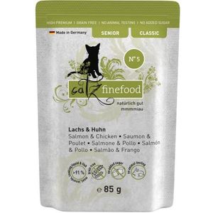 catz finefood Senior N°05 Zalm & Kip kattenvoer, nat - premium natvoer voor je senior kat - graanvrij, zonder suiker, hoog vleesgehalte, vitaminen en mineralen (16 x 85 g zak)