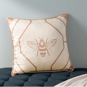 furn. Bee Deco Geometrische Piped Feather Rich gevuld kussen