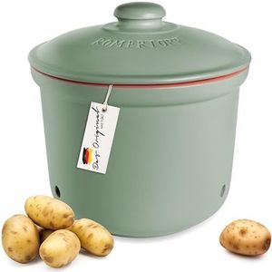 Antieke Soven Van Klei Voor Het Bakken Van Geïsoleerd Brood Stock Foto