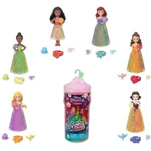 Mattel Disney Prinses Kleine Pop Koninklijke Kleurverrassing met 6 Verrassingen, zoals een Lekker ruikende ring en 4 accessoires (Poppen kunnen variëren), Tuinfeest serie HRN63