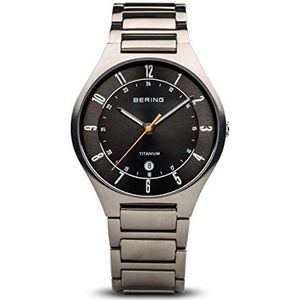 Bering Heren Analoog Quartz Horloge met Titanium Armband 11739-772, Zilver/Zwart
