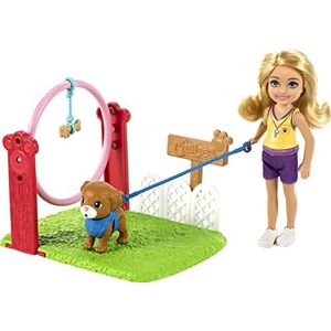 ​Barbie Chelsea Worden Hondentrainer, speelset met blonde Chelsea pop (ca. 15 cm), hond met riem, springhoepel, pylonnen, trainingssnoepjes en nog veel meer, voor kinderen vanaf 3 jaar ​, GTN62