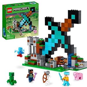 LEGO Minecraft Uitvalbasis Zwaard, Constructie Speelgoed voor Kinderen met Creeper en Skelet Figuren, Cadeau voor Gamers, Jongens en Meisjes vanaf 8 Jaar 21244