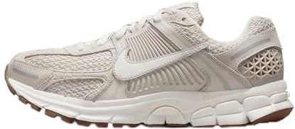 Nike Zoom Vomero 5 Sneakers voor dames, 42,5 EU, Lt Orewood Brn Sail Metallic Silver, 42.5 EU
